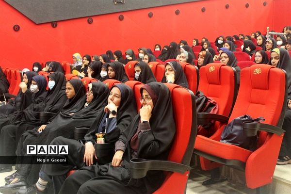 همایش تقدیر از دختران برگزیده جشنواره «فردا» در قم