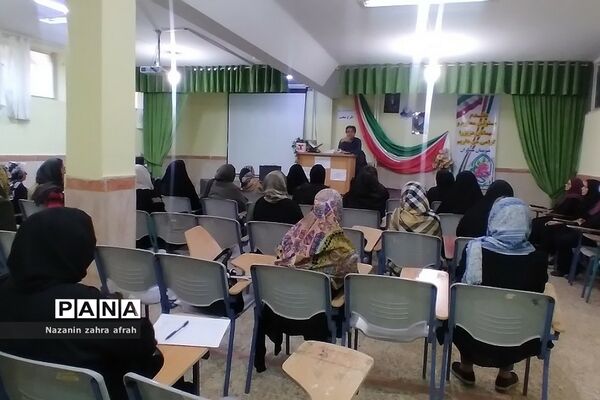 برگزاری کارگاه آموزش خانواده در هنرستان مبتکران رودهن