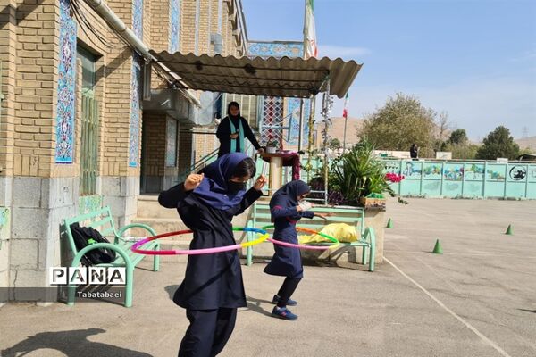 برگزاری جشن ورزش و سلامتی در دبیرستان زینبیه منطقه ۱۳