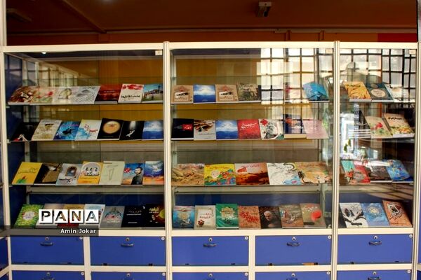 افتتاح بخش کتاب دفاع مقدس در کتابخانه دانش‌آموزی شهر شیراز