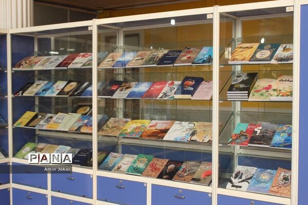 افتتاح بخش کتاب دفاع مقدس در کتابخانه دانش‌آموزی شهر شیراز