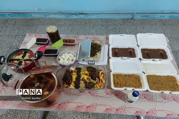 جشنواره غذای سالم در مدرسه شهید ناطق نوری بلده