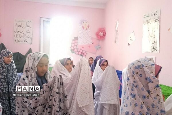 برگزاری نماز جماعت در مدارس رودهن