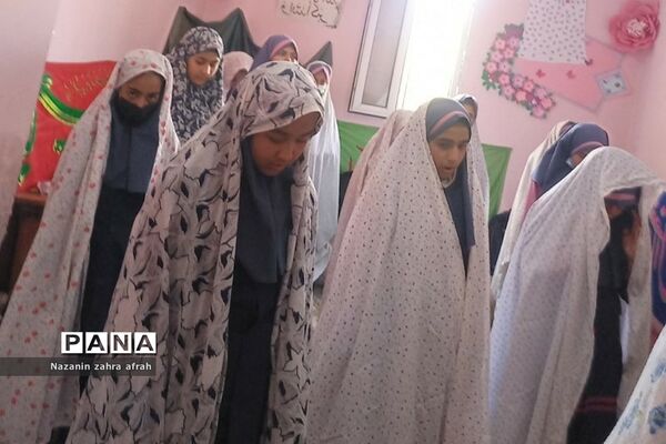 برگزاری نماز جماعت در مدارس رودهن