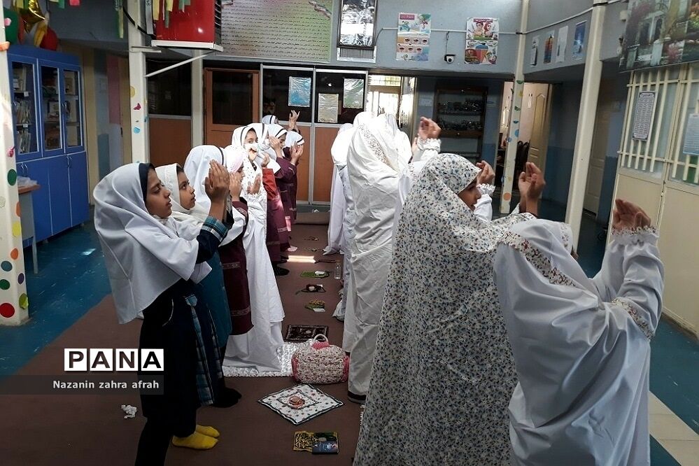برگزاری نماز جماعت در مدارس رودهن