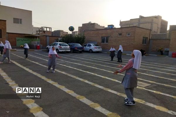 برگزاری المپیاد ورزشی درون‌مدرسه‌ای در آموزشگاه نشاط اسلامشهر