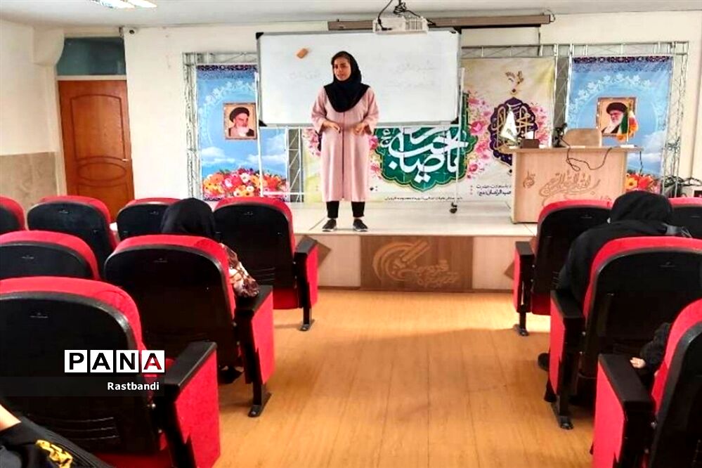 برگزاری جلسه آموزش خانواده در دبیرستان شهیده قزوینی