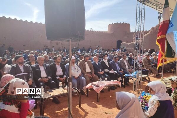 نخستین همایش «بازنمایی هویت روستایی» در شهرستان کاشان