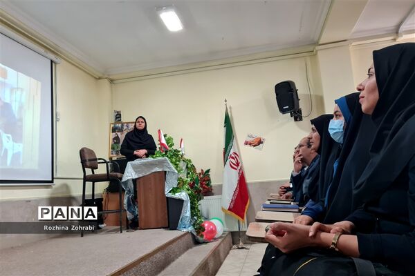 برگزاری همایش مهربان ترین پدر در ناحیه یک شیراز