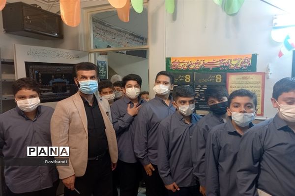 برگزاری طرح معاینه سلامتی در دبیرستان پسرانه ادیب(دوره اول)