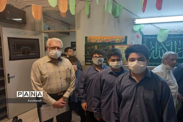 برگزاری طرح معاینه سلامتی در دبیرستان پسرانه ادیب(دوره اول)