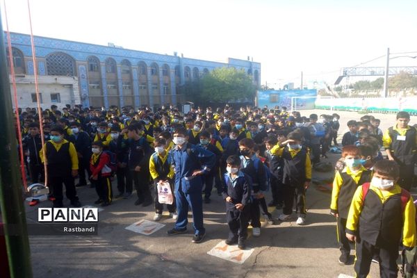 زنگ تربیت‌بدنی در دبستان انقلاب اسلامی پسران منطقه ۱۳