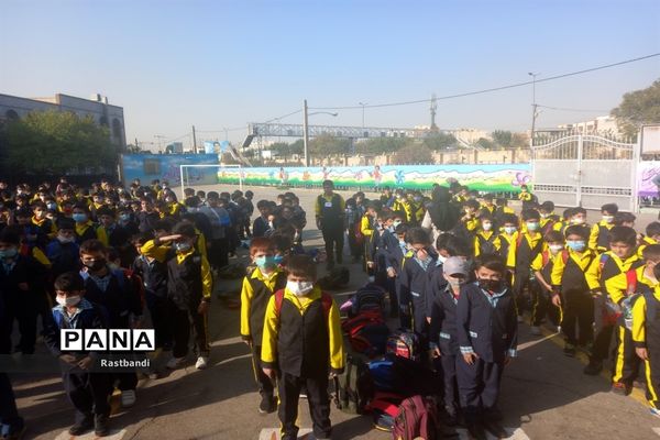 زنگ تربیت‌بدنی در دبستان انقلاب اسلامی پسران منطقه ۱۳