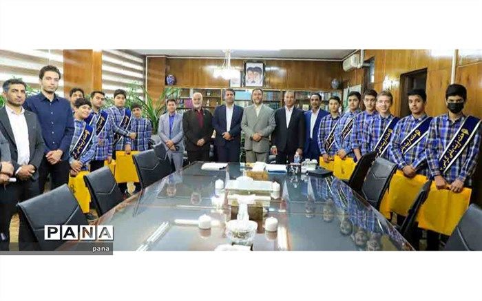 دانش‌آموزان ورزشکار منطقه 6 هفته تربیت بدنی را گرامی داشتند