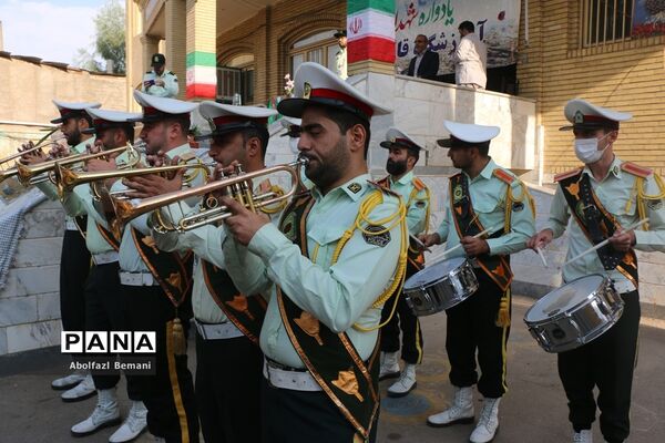 تجدید میثاق دانش‌آموزان دبیرستان قائمیه با شهید گمنام