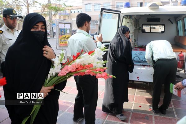 تجدید میثاق دانش‌آموزان دبیرستان قائمیه با شهید گمنام