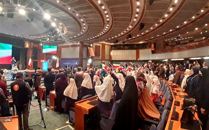 برگزاری آیین رونمایی از طرح تحولی "مدرسه تلویزیونی ایران" با حضور دانش‌آموزان