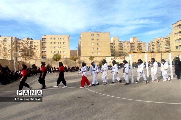 برگزاری المپیاد دانش‌آموزی در دبیرستان مرضیه