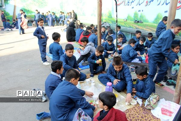 دورهمی صبحانه سالم در دبستان محمدی کاشانی قم-1