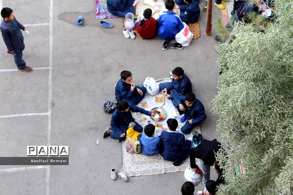 دورهمی صبحانه سالم در دبستان محمدی کاشانی قم-1