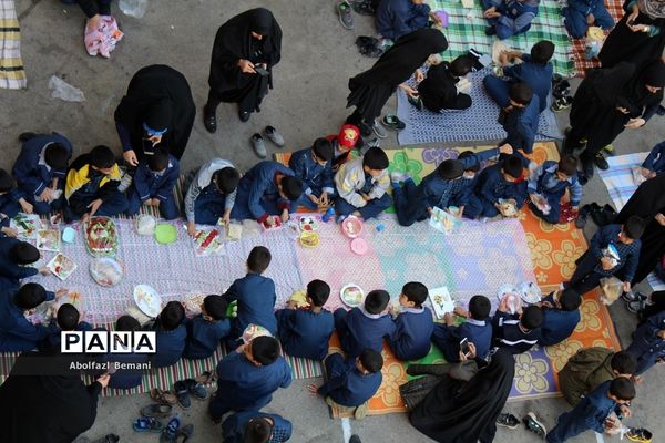 دورهمی صبحانه سالم در دبستان محمدی کاشانی قم-1