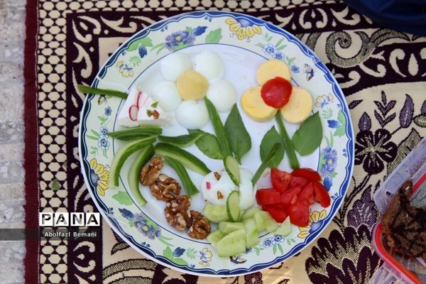 دورهمی صبحانه سالم در دبستان محمدی کاشانی قم-1