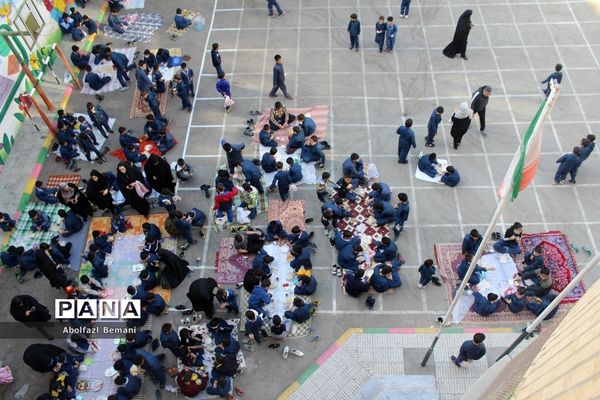 دورهمی صبحانه سالم در دبستان محمدی کاشانی قم-1