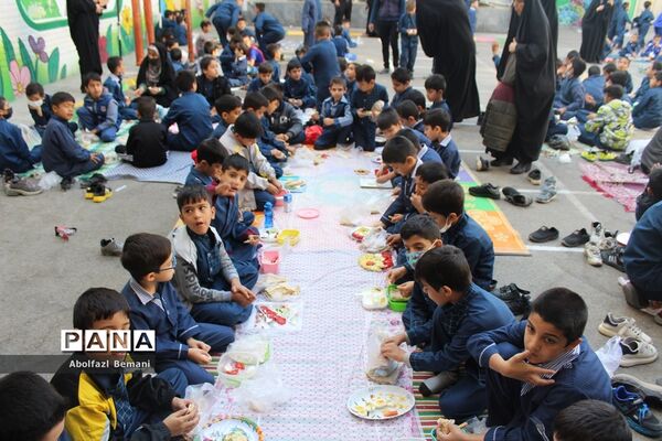 دورهمی صبحانه سالم در دبستان محمدی کاشانی قم -2