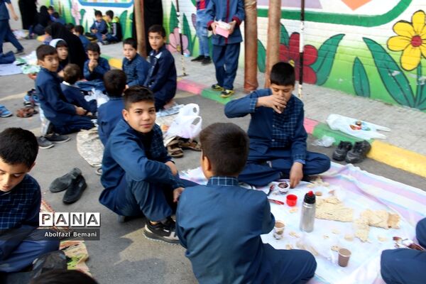 دورهمی صبحانه سالم در دبستان محمدی کاشانی قم -2