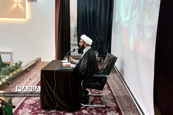 دومین نشست انجمن اولیا و مربیان دبیرستان  نمونه آیت‌الله خامنه‌ای‌ در کاشمر