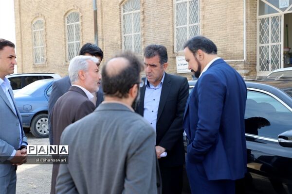 بازدید مدیرکل آموزش و پرورش و شهردار کرمانشاه از موزه آموزش و پرورش