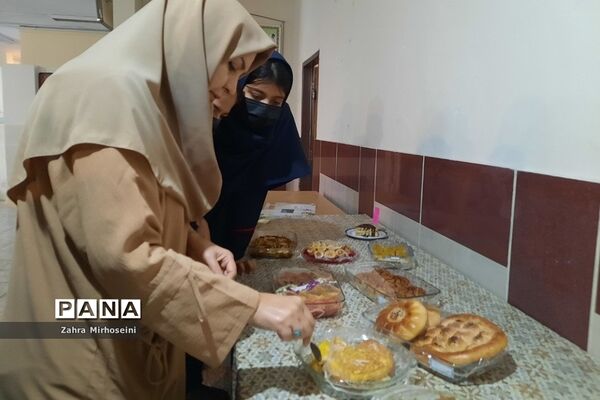 برگزاری جشنواره غذا در دبیرستان حدیث کسا شهرری