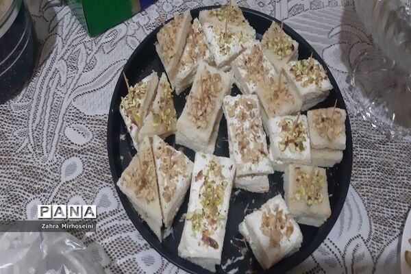 برگزاری جشنواره غذا در دبیرستان حدیث کسا شهرری