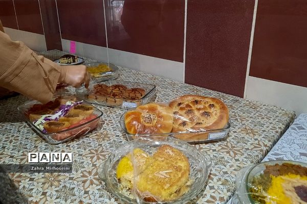 برگزاری جشنواره غذا در دبیرستان حدیث کسا شهرری