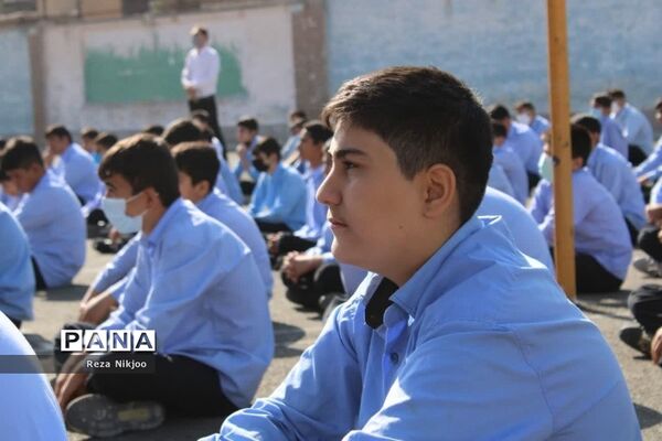 گرامیداشت هفته پدافند غیرعامل در بهارستان یک