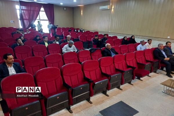 نشست خبری نماینده ترشیز با اصحاب رسانه شهرستان کاشمر