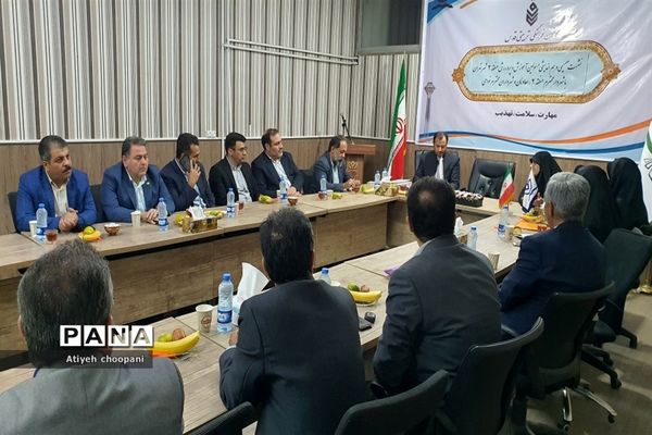 برگزاری نشست هم‌اندیشی مدیر و مسئولان اداره آموزش و پرورش منطقه ۲ با شهردار منطقه