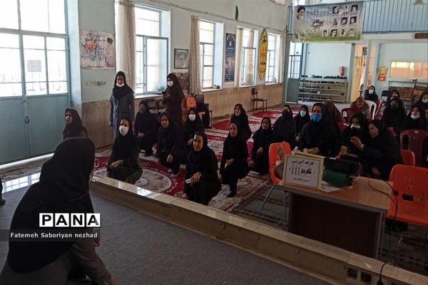 برگزاری کارگاه آموزشی مربیان سازمان دانش‌آموزی ناحیه ۳ شیراز