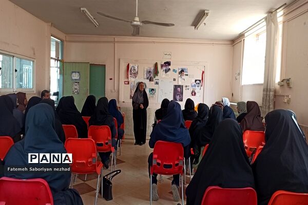 برگزاری کارگاه آموزشی مربیان سازمان دانش‌آموزی ناحیه ۳ شیراز