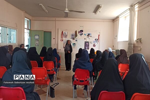 برگزاری کارگاه آموزشی مربیان سازمان دانش‌آموزی ناحیه ۳ شیراز