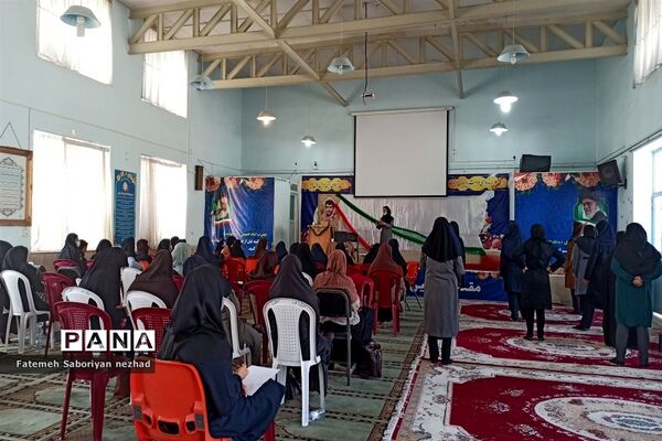 برگزاری کارگاه آموزشی مربیان سازمان دانش‌آموزی ناحیه ۳ شیراز