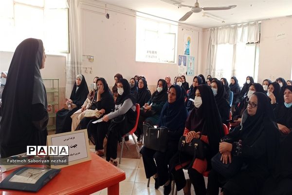 برگزاری کارگاه آموزشی مربیان سازمان دانش‌آموزی ناحیه ۳ شیراز