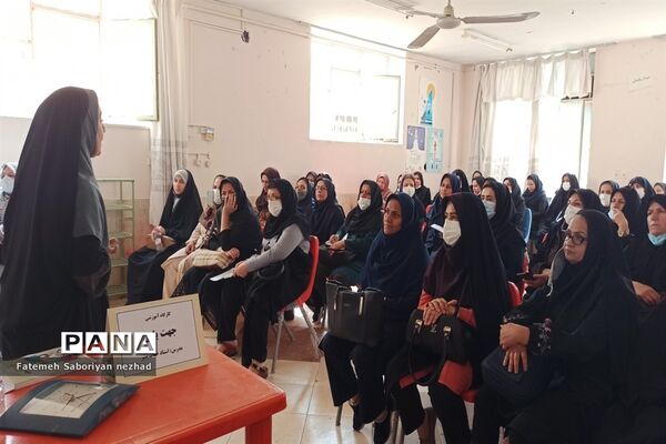 برگزاری کارگاه آموزشی مربیان سازمان دانش‌آموزی ناحیه ۳ شیراز
