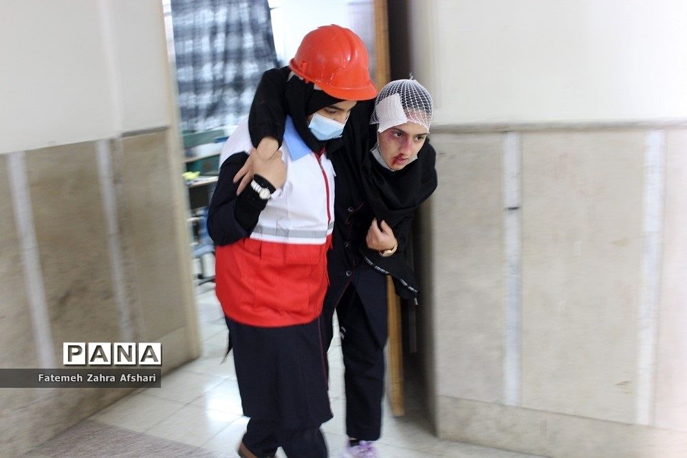 رزمایش استانی پدافند غیرعامل در مدرسه امامی سمنان