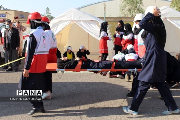 رزمایش استانی پدافند غیرعامل در مدرسه امامی سمنان