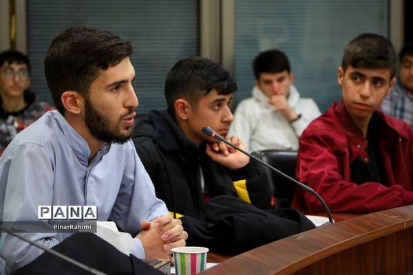 نشست هم‌اندیشی فعالان رسانه‌ای دهه هشتادی