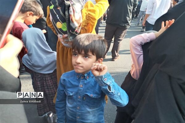 راهپیمایی مردم ملارد به مناسبت حادثه تروریستی شهدای حرم شاهچراغ (ع)