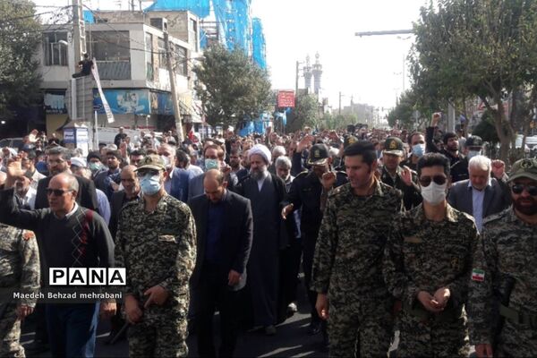 راهپیمایی باشکوه مردم شهرستان قرچک