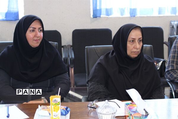 جلسه هم‌اندیشی یوم الله 13 آبان