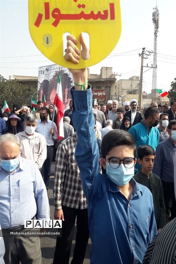 ابراز همدردی نمازگزاران اهوازی با خانواده شهدای شاهچراغ